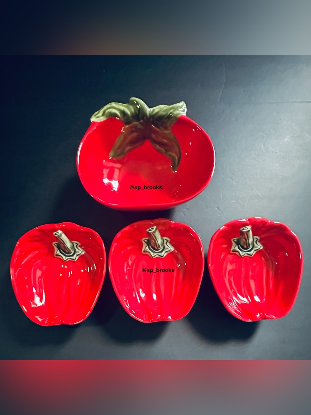 🎁4PC Tomato Shaped Melamine Serving Bowls - 1 Lg & 3 Sml Red & Green Bowls -NWOT